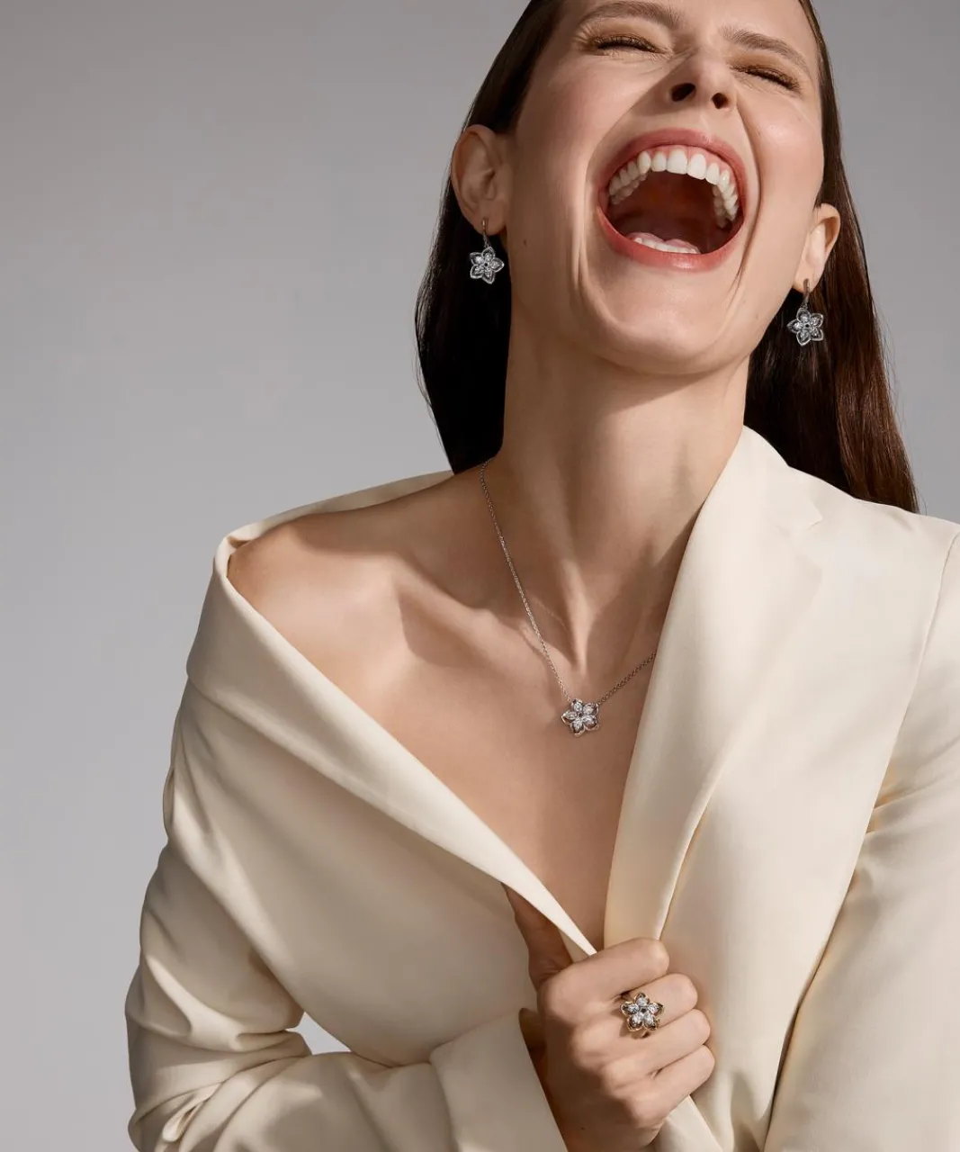 joy_diamond_earrings_2-1.webp Shop Musson Joy Diamond Earrings