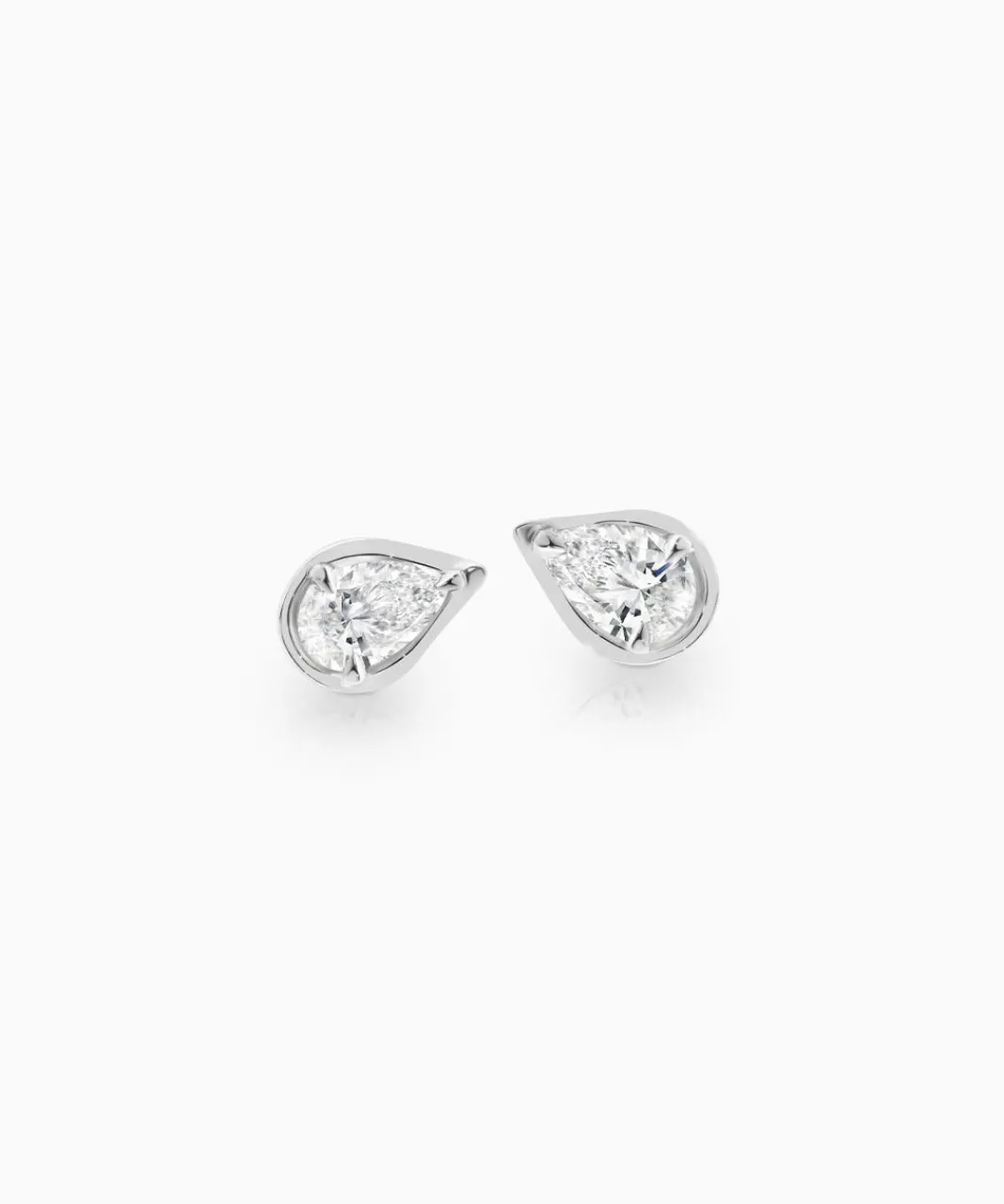 pera_diamond_stud_earrings_0-1.webp Fashion Musson Pera Diamond Stud Earrings