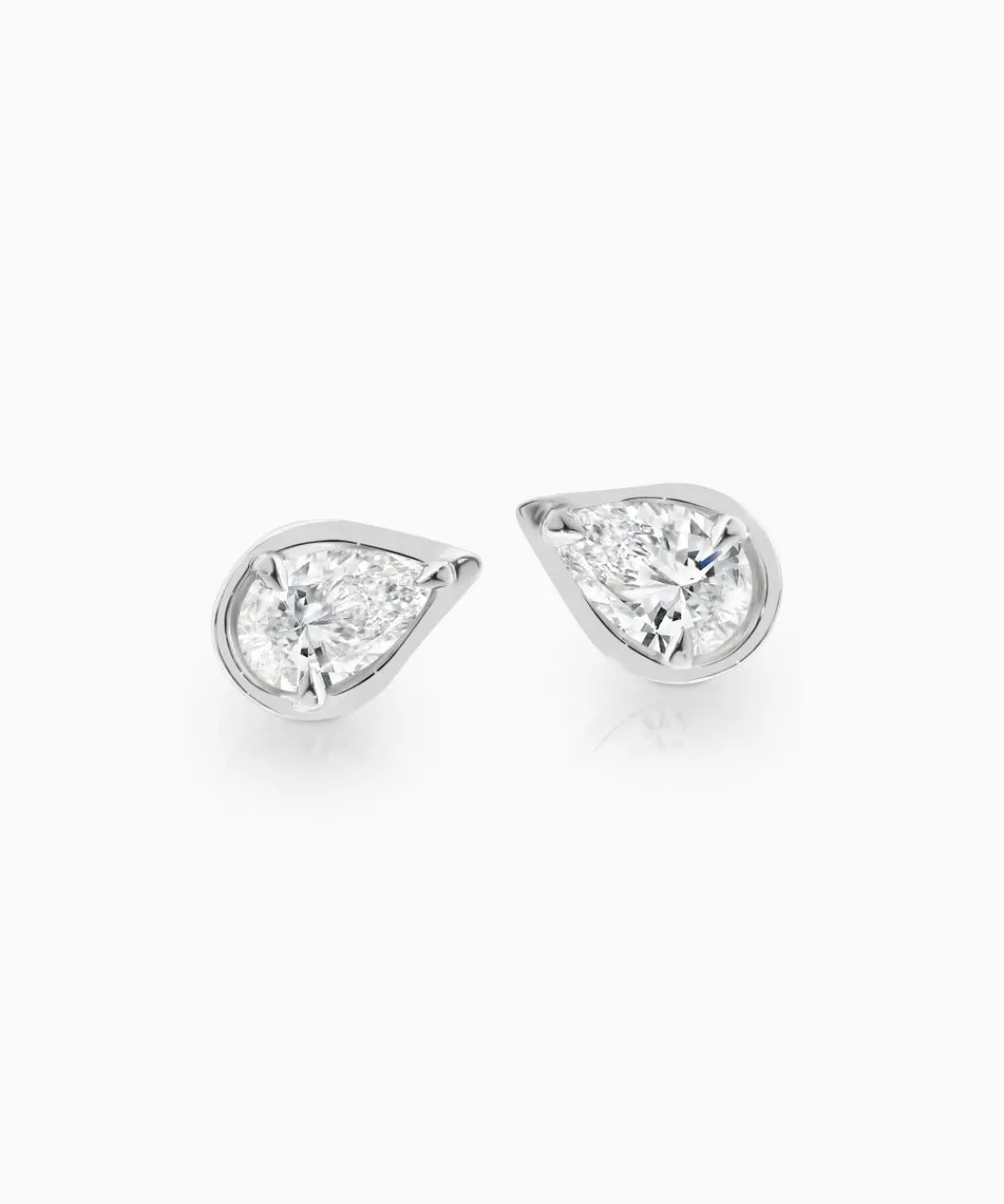 pera_medio_diamond_stud_earrings_0.webp Discount Musson Pera Medio Diamond Stud Earrings
