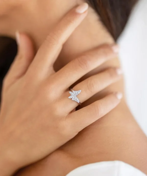 Discount Musson White Butterfly Diamond Ring - Medio
